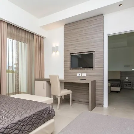 Üdülőközpont Santa Caterina Village Club 4*
