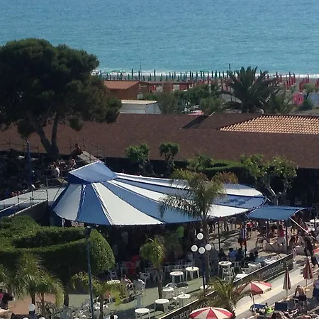 Üdülőközpont Santa Caterina Village Club 4*