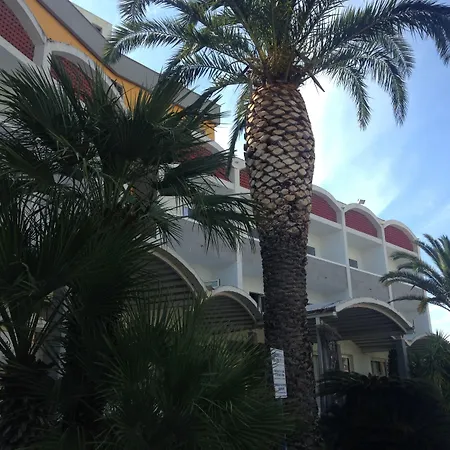 منتجع Santa Caterina Village Club